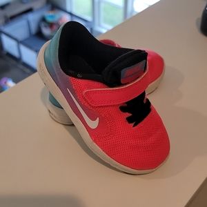 Hot pink toddler Nikes size 6